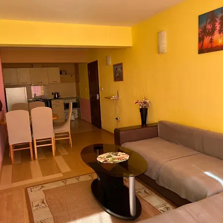 Апартамент For Guests 
