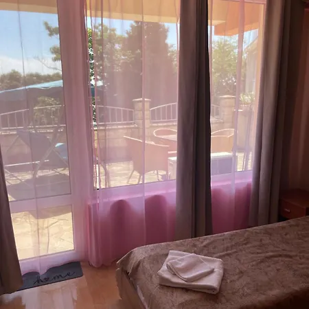 Апартамент For Guests 