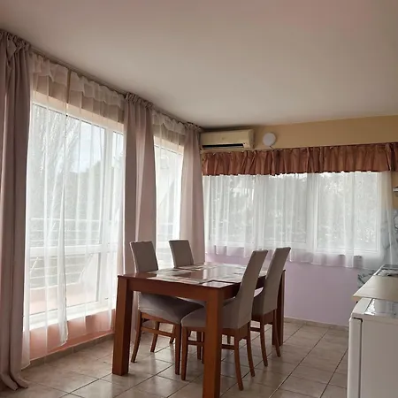 Lägenhet For Guests 