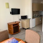 アパート For Guests 